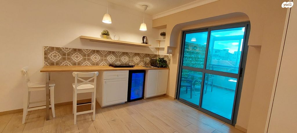 דירה, אגריפס 40, מחנה יהודה - לב העיר, ירושלים