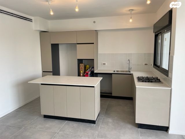 דירה, מעפילי אגוז 35, נווה חן, תל אביב יפו