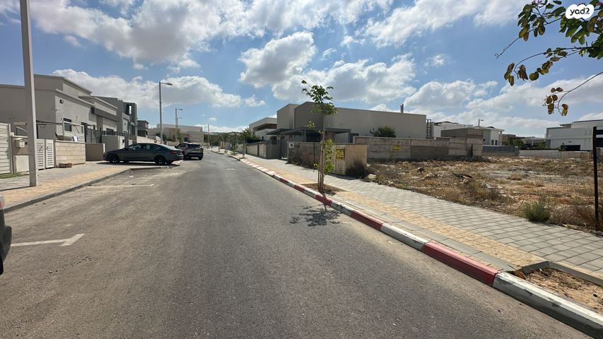 דר' קריסטינה סיקורה 1
