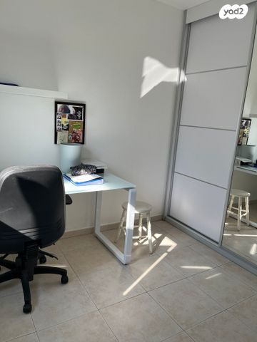 גג/ פנטהאוז, אהרון לובלין 3, גני אביב, לוד