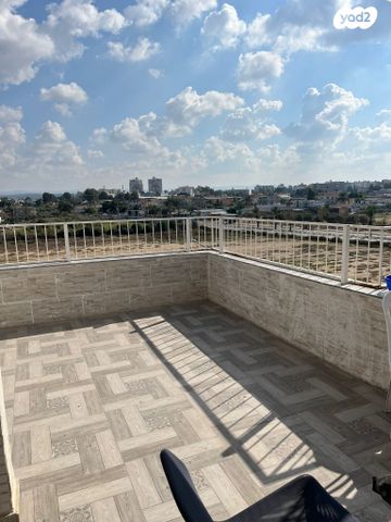 גג/ פנטהאוז, אהרון לובלין 3, גני אביב, לוד