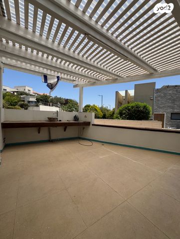 בית פרטי/ קוטג', שורשים