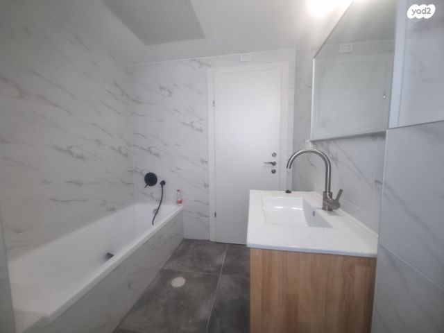 דירה, בני ברית 17, רמתיים, הוד השרון