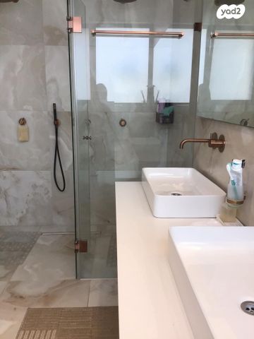 דו משפחתי, שבזי, שבזי, כפר סבא