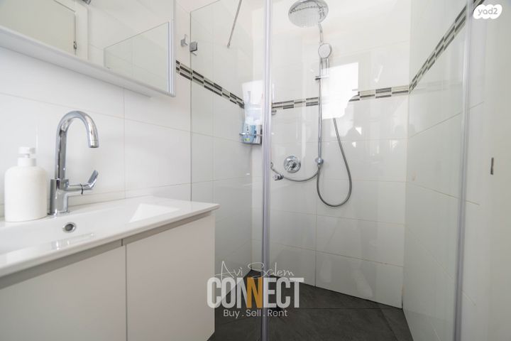 דירה, רבקה גובר, הדר המושבות החדשה / אם המושבות החדשה, פתח תקווה