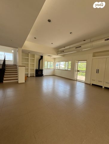 בית פרטי/ קוטג', שורשים