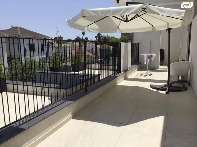 דו משפחתי, שבזי, שבזי, כפר סבא