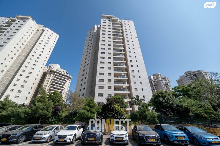 דירה, רבקה גובר, הדר המושבות החדשה / אם המושבות החדשה, פתח תקווה