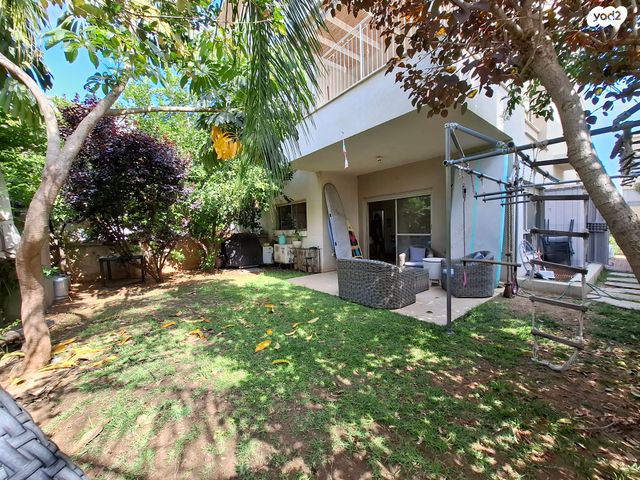 דירת גן, המושבה הירוקה, אבן יהודה