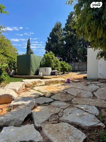 דו משפחתי, חרוצים