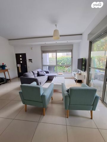 דירת גן, המושבה הירוקה, אבן יהודה