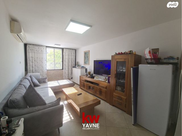 דירה, הרקפת, נאות אשכול, יבנה