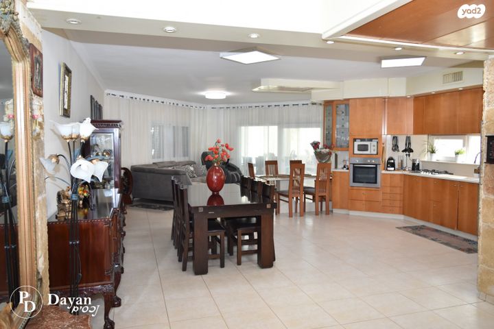 דו משפחתי, כפר יונה