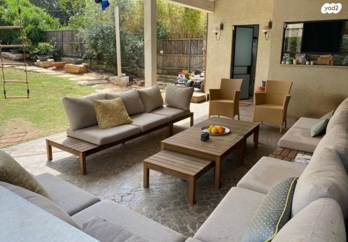 דו משפחתי, חרוצים