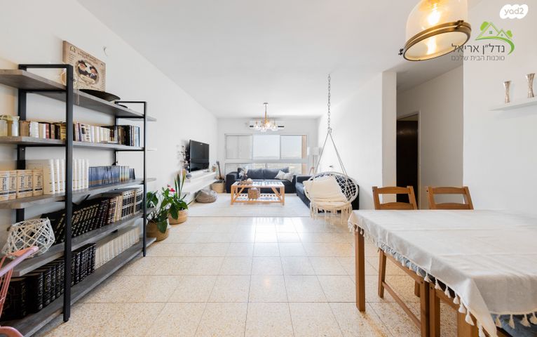 דירה, דרך הציונות, רובע ד', אריאל