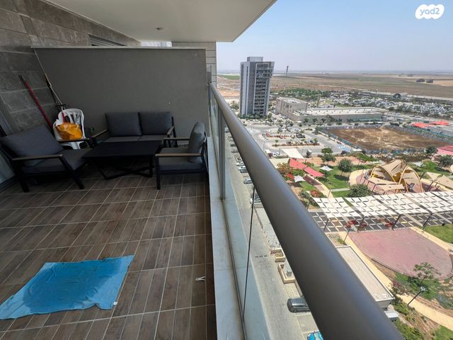 דירה, שלום דנינו, נתיבות מערב, נתיבות