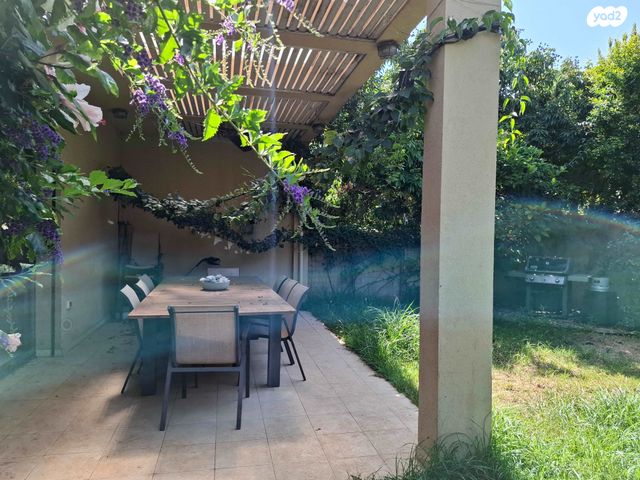 דו משפחתי, קינמון, 212 מזרח, אבן יהודה