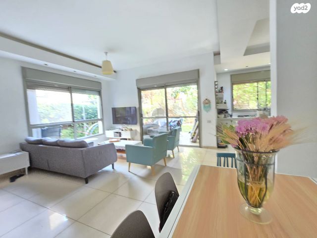 דירת גן, המושבה הירוקה, אבן יהודה