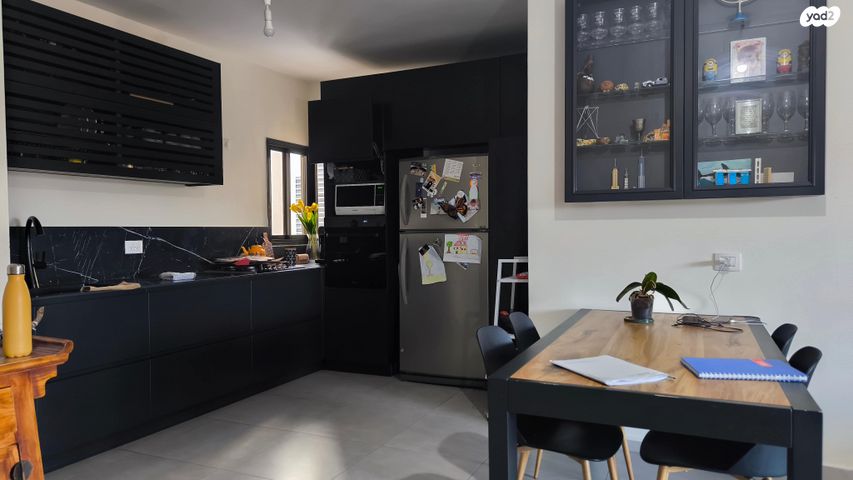 דירה, שדרות רפאל סויסה, בר לב, מזכרת בתיה