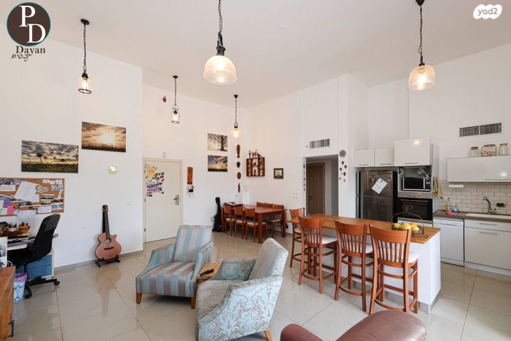 דירת גן, כפר יונה