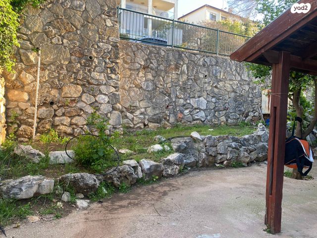 דו משפחתי, מעלות תרשיחא