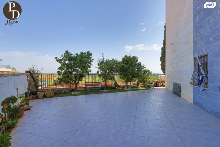 דירת גן, כפר יונה