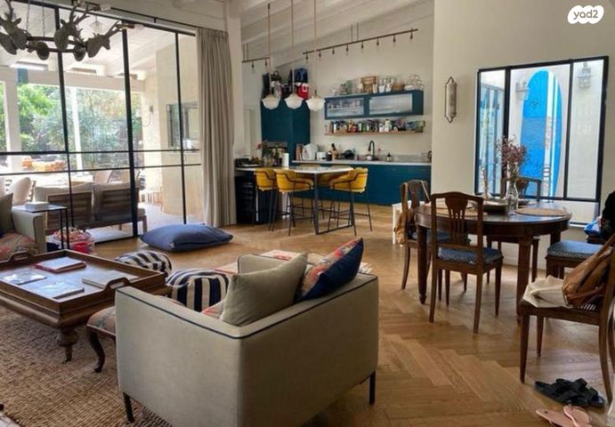 דו משפחתי, חרוצים