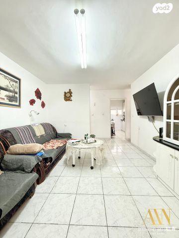 מ"ד המעפילים 217