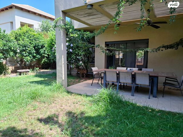 דו משפחתי, קינמון, 212 מזרח, אבן יהודה