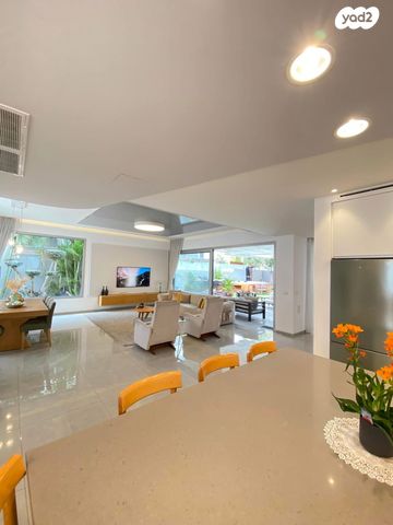 בית פרטי/ קוטג', בת הדר