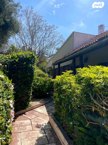 דו משפחתי, חרוצים