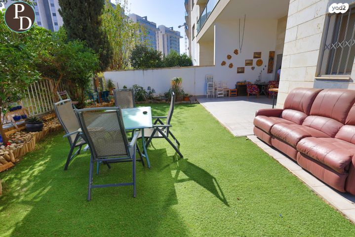 דירת גן, כפר יונה