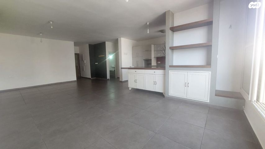 דירה, א' / צפון מזרח העיר, רחובות