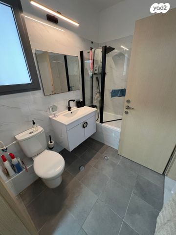 דירה, שלום דנינו, נתיבות מערב, נתיבות