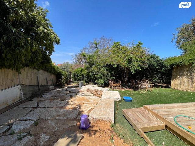 דו משפחתי, חרוצים