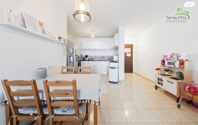 דירה, דרך הציונות, רובע ד', אריאל