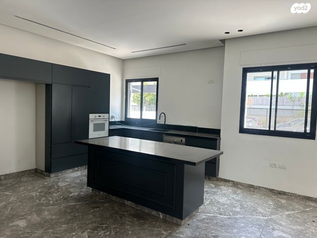 דו משפחתי, כפר יונה