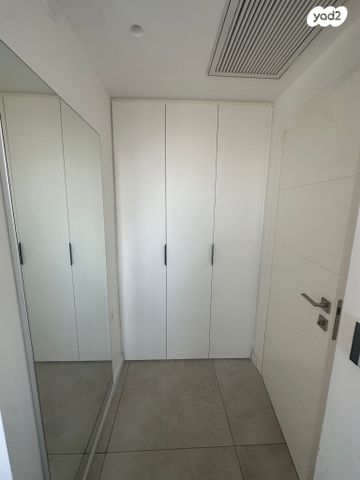 שדרות יצחק שמיר 