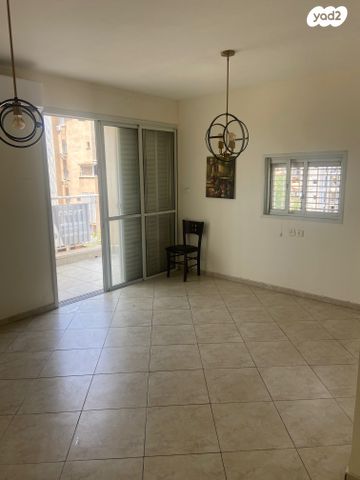 דירה, צבי הירש קלישר 47, מחנה יהודה, פתח תקווה