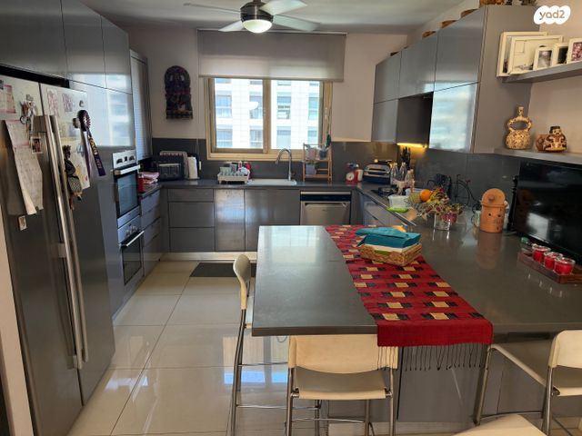 פרופ' יובל נאמן 