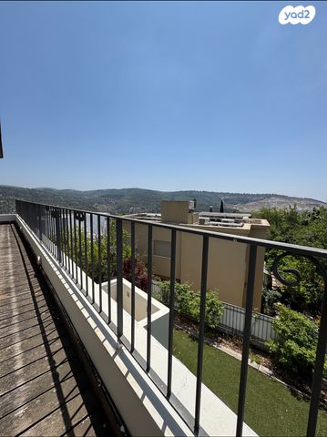 בית פרטי/ קוטג', שורשים