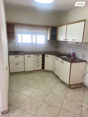 דירה, צבי הירש קלישר 47, מחנה יהודה, פתח תקווה