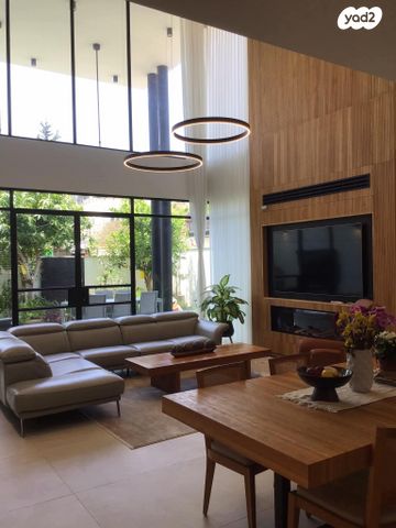 דו משפחתי, שבזי, שבזי, כפר סבא