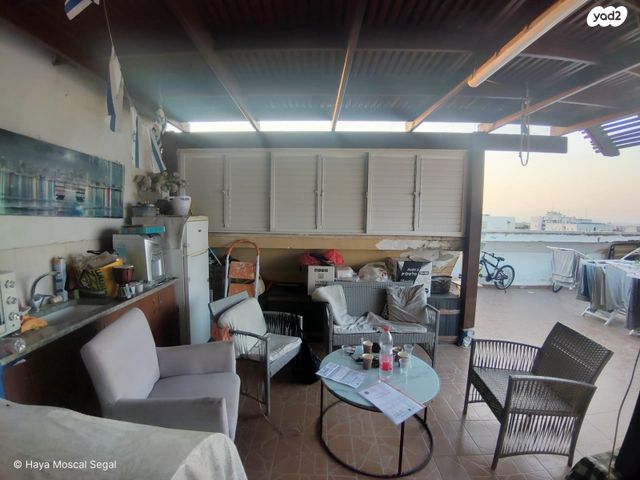 גג/ פנטהאוז, יוברט המפרי, מרכז העיר, לוד