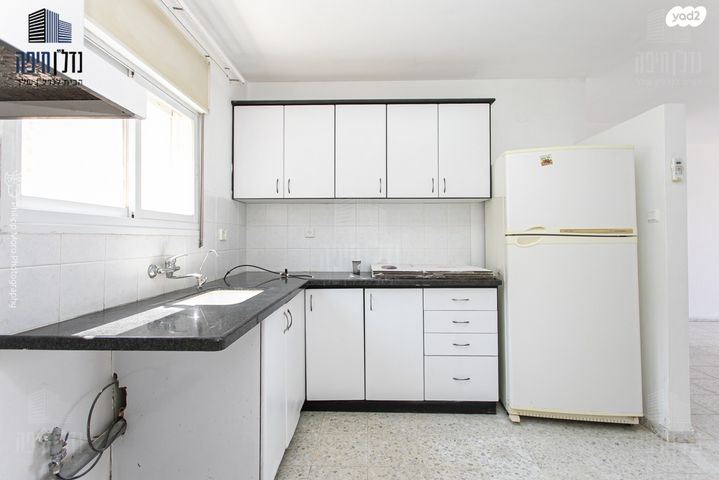 דירה, יעקב חזן, מורדות נווה שאנן, חיפה