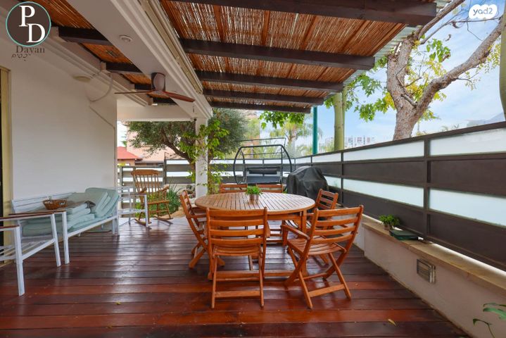 דו משפחתי, כפר יונה