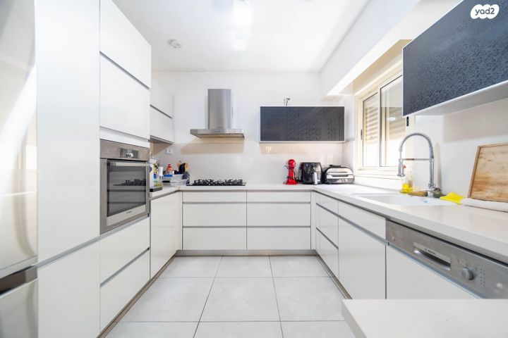 דירה, תרזה קוגלמן, נווה גן, פתח תקווה