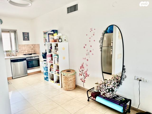 דירה, הלוטוס 12, קרית הפרחים - 2005, רעננה