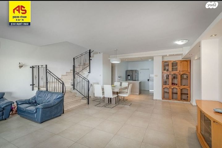 דירת גן, אריה כרוך, רמת בגין, חיפה