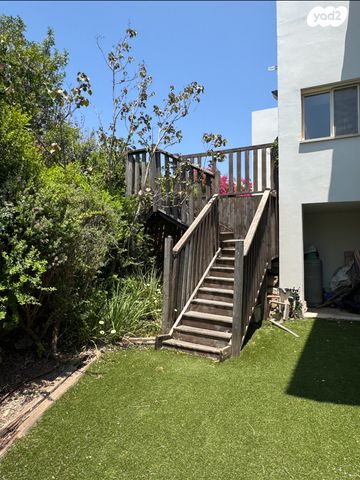 בית פרטי/ קוטג', שורשים